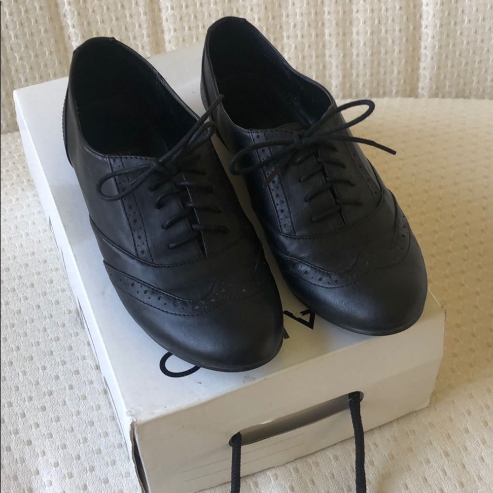 EUC ALDO OXFORDS